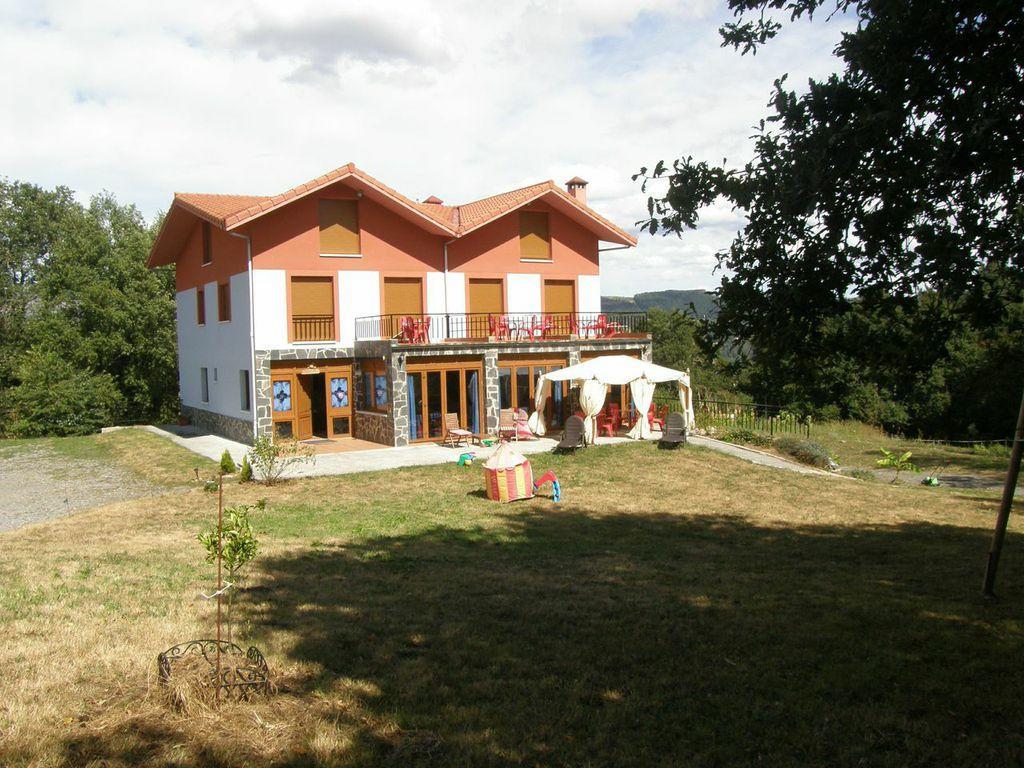 Mendi Alai Hotel Carranza Bagian luar foto