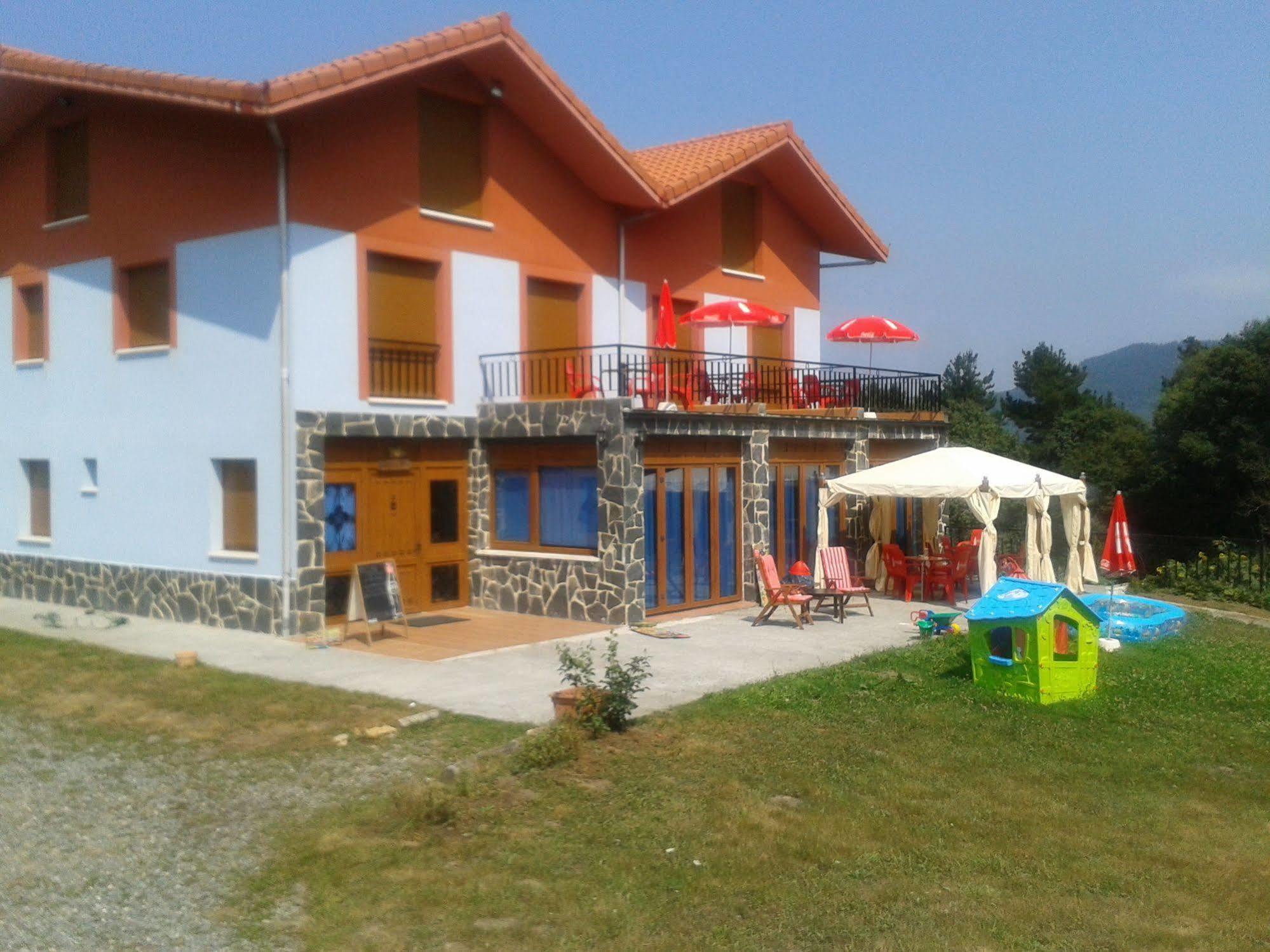 Mendi Alai Hotel Carranza Bagian luar foto